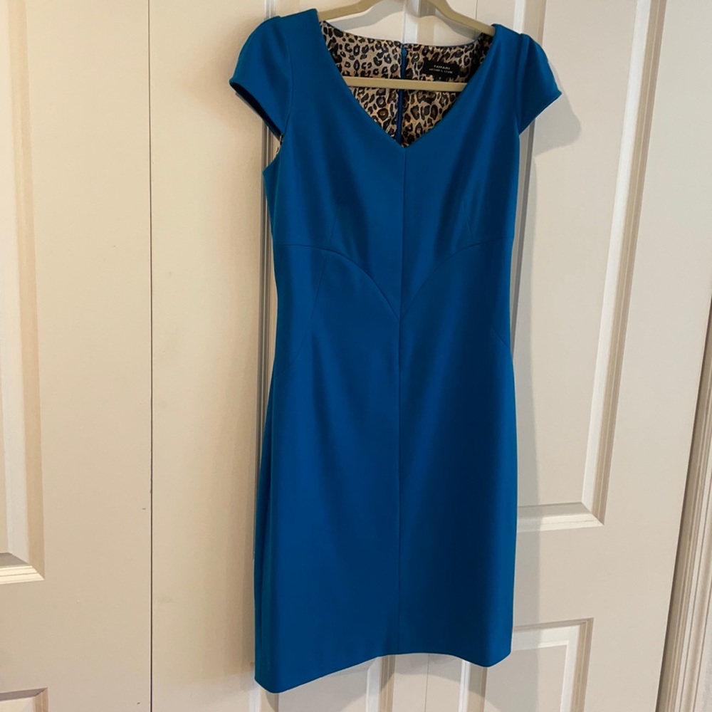 Tahari size 6 blue dress. EUC
